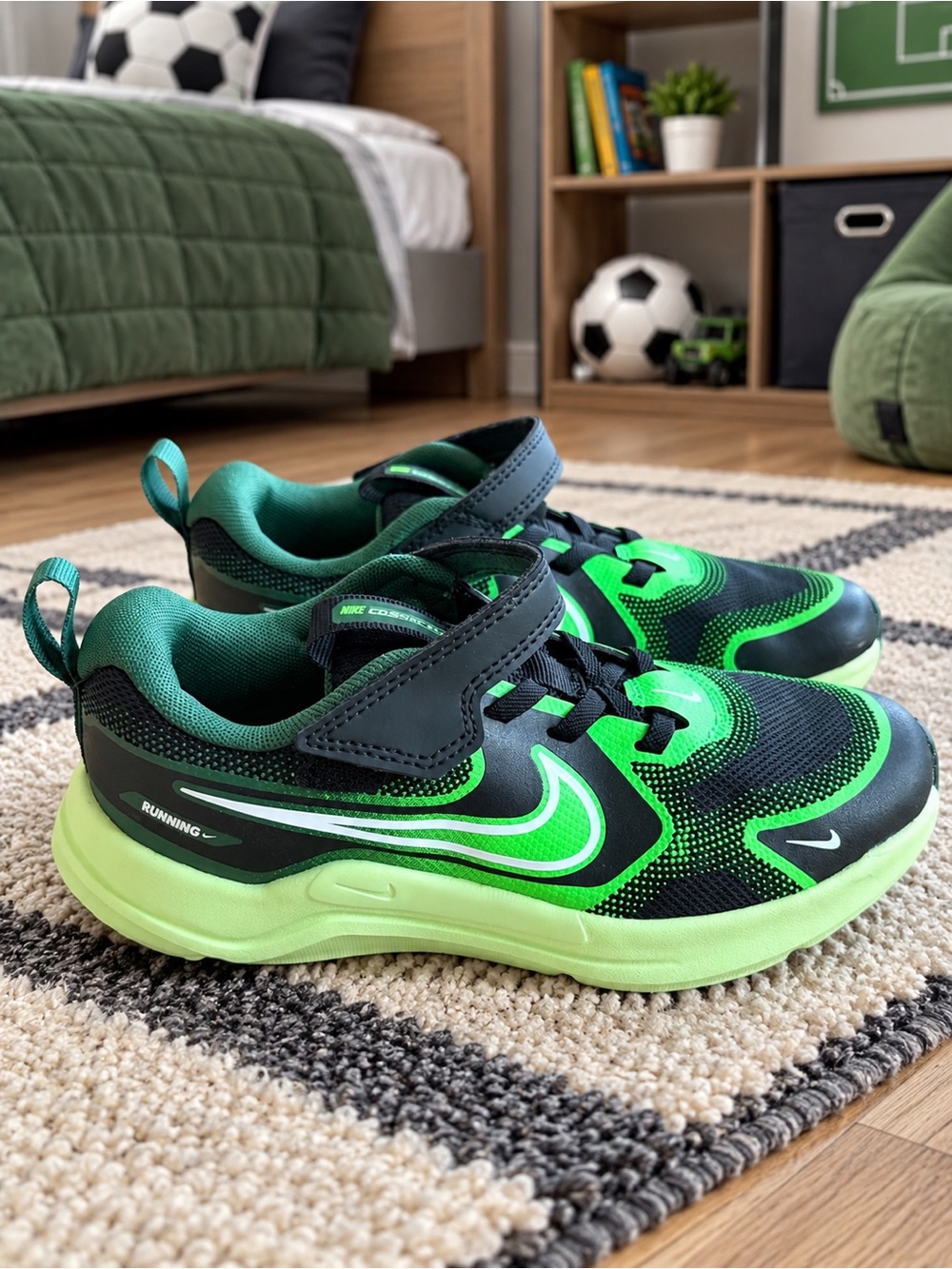 Nike Youth Neon Green and Black Hook-and-Loop Sneakers